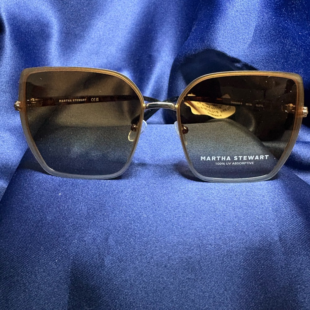 🌞Martha Stewart Sunglasses Tortoise Shell Black Amber NWT - Picture 6 of 9